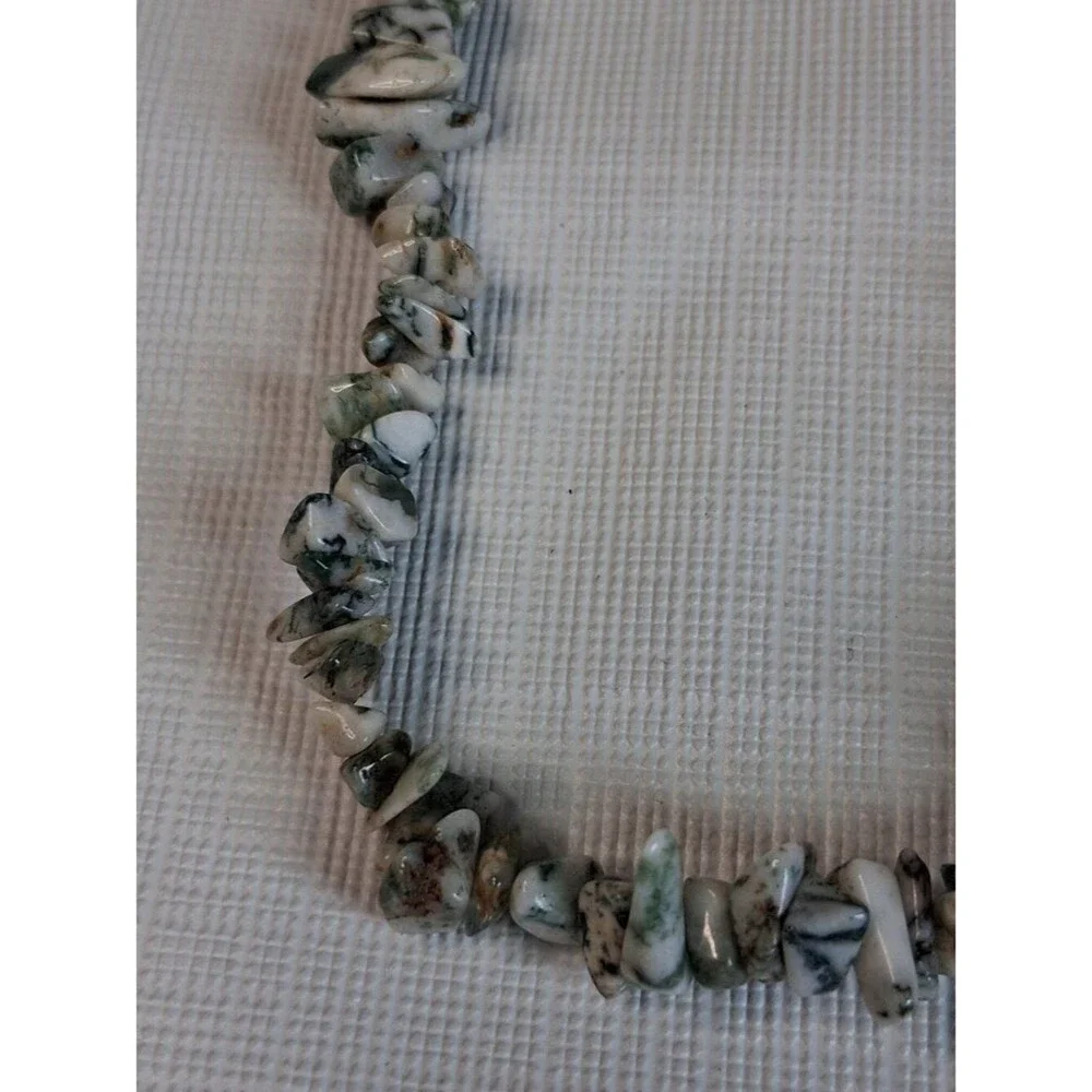 Green and White Moss Tree Agate Polished Rough Cut Chip Stone Beads Necklace